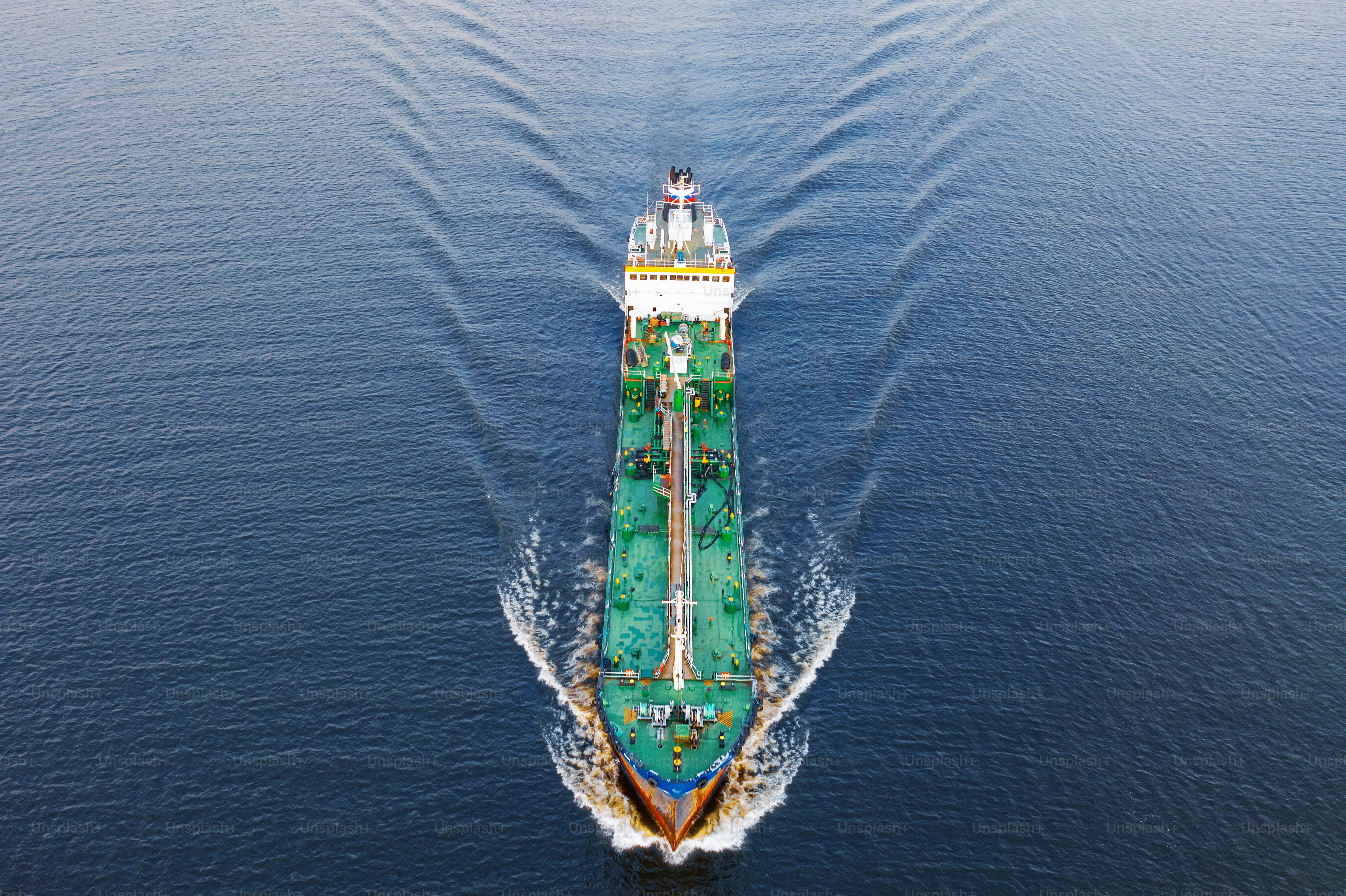 Oil tanker